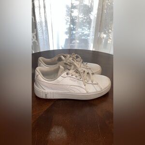 Women’s  PUMA Low Top White Sneakers Lace Up